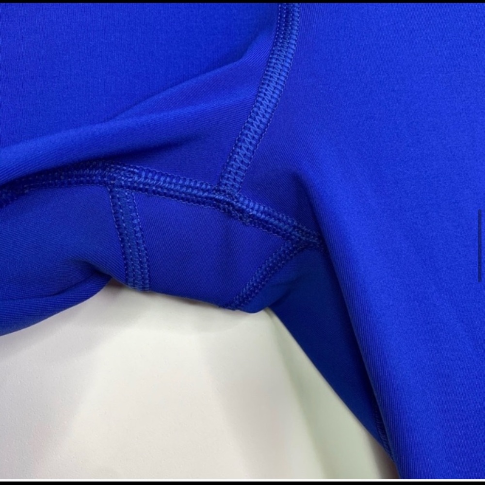 Lululemon Goal Crusher Crop in Harbor Blue Size 6 - Picture 2 of 6